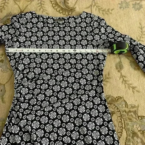 J McLaughlin, navy and white dress size small great for travel work play - Picture 8 of 9